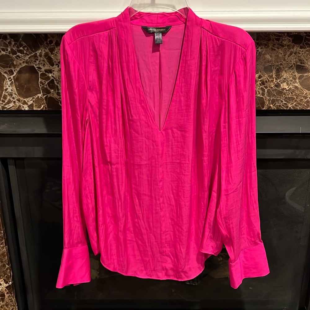 Banana Republic Long Sleeve V Neck Blouse